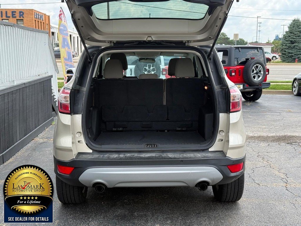 Used 2017 Ford Escape SE w/ Equipment Group 201A FWD image 19