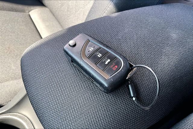 Used 2023 Toyota Corolla LE image 32