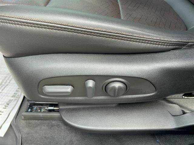 Used 2023 Chevrolet Traverse High Country image 14