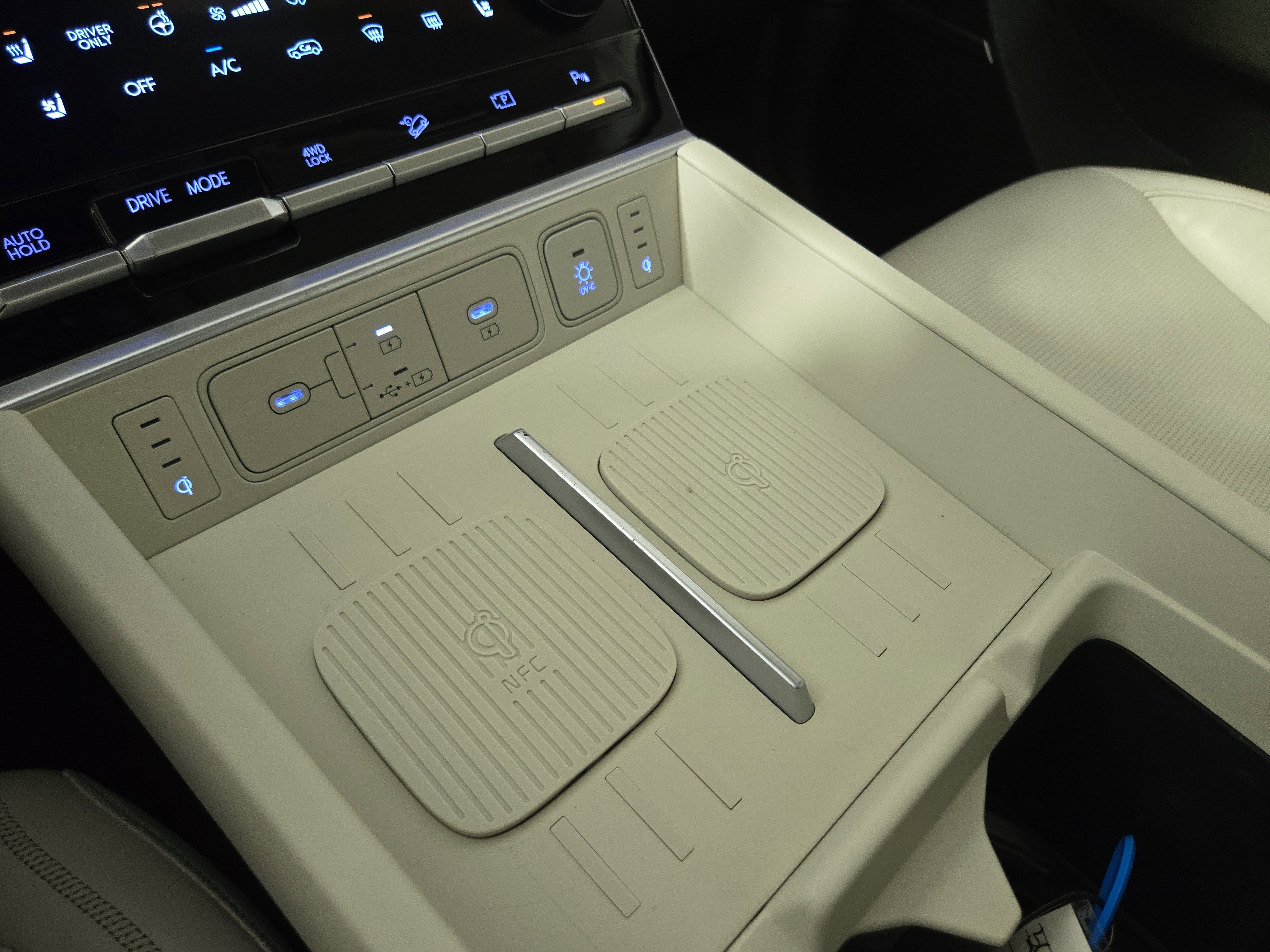 Used 2024 Hyundai Santa Fe Calligraphy image 29