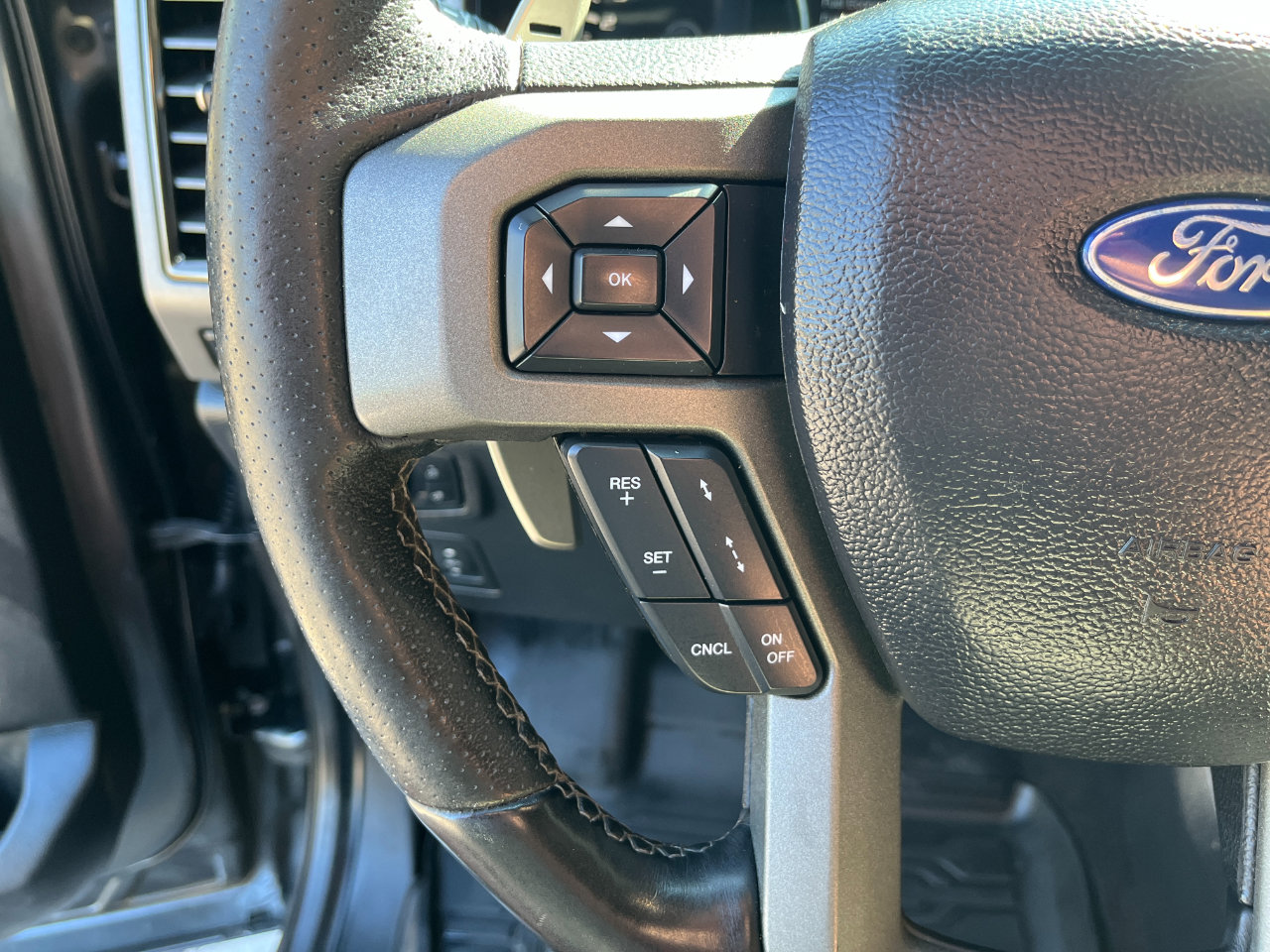 Used 2020 Ford F150 Raptor w/ Equipment Group 802A Luxury image 18