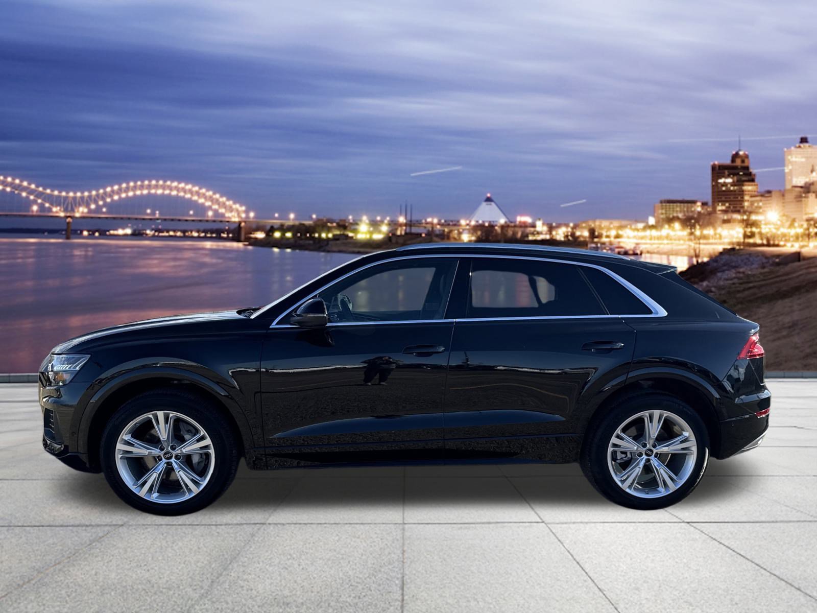 Used 2023 Audi Q8 Premium image 2