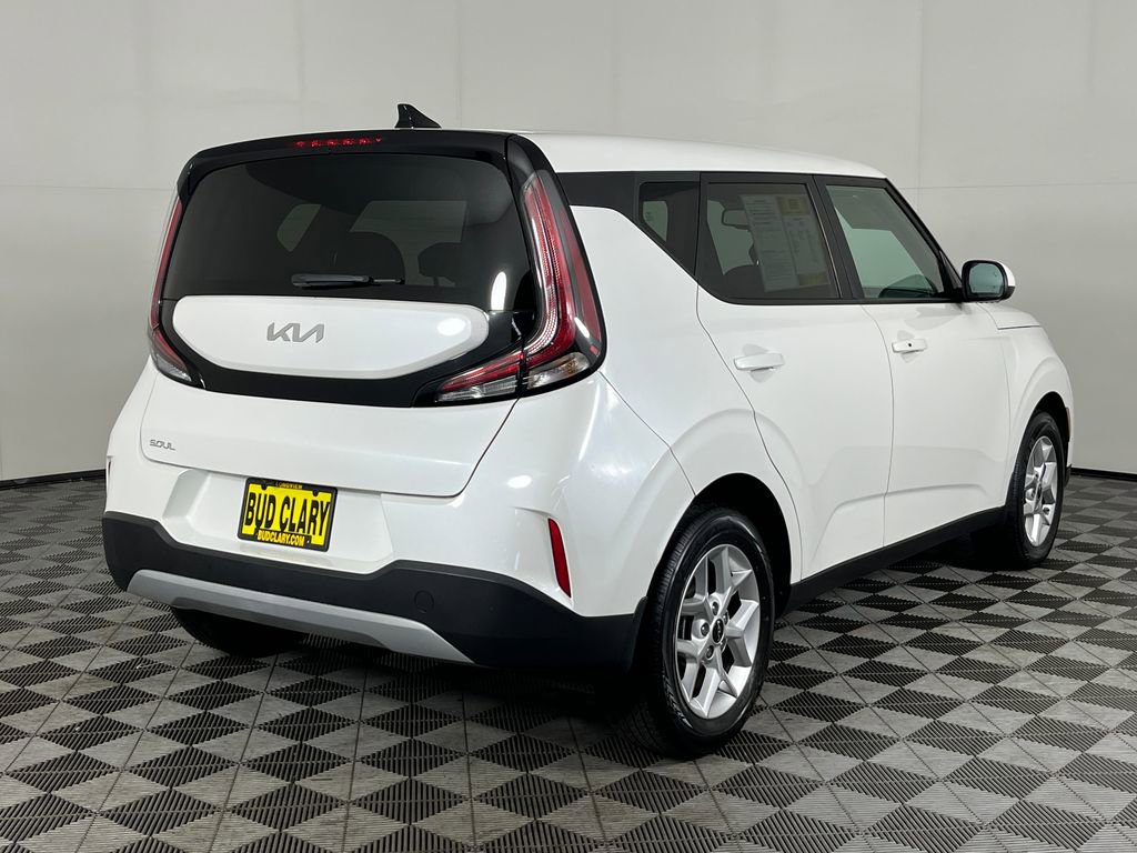 Used 2023 Kia Soul S FWD image 6