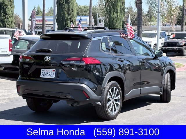 Used 2024 Toyota Corolla Cross XLE w/ Convenience Package FWD image 5