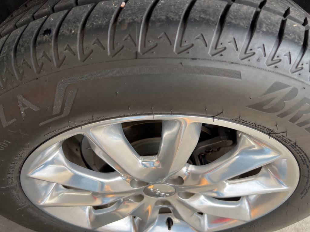 Used 2017 Jeep Cherokee Limited image 35