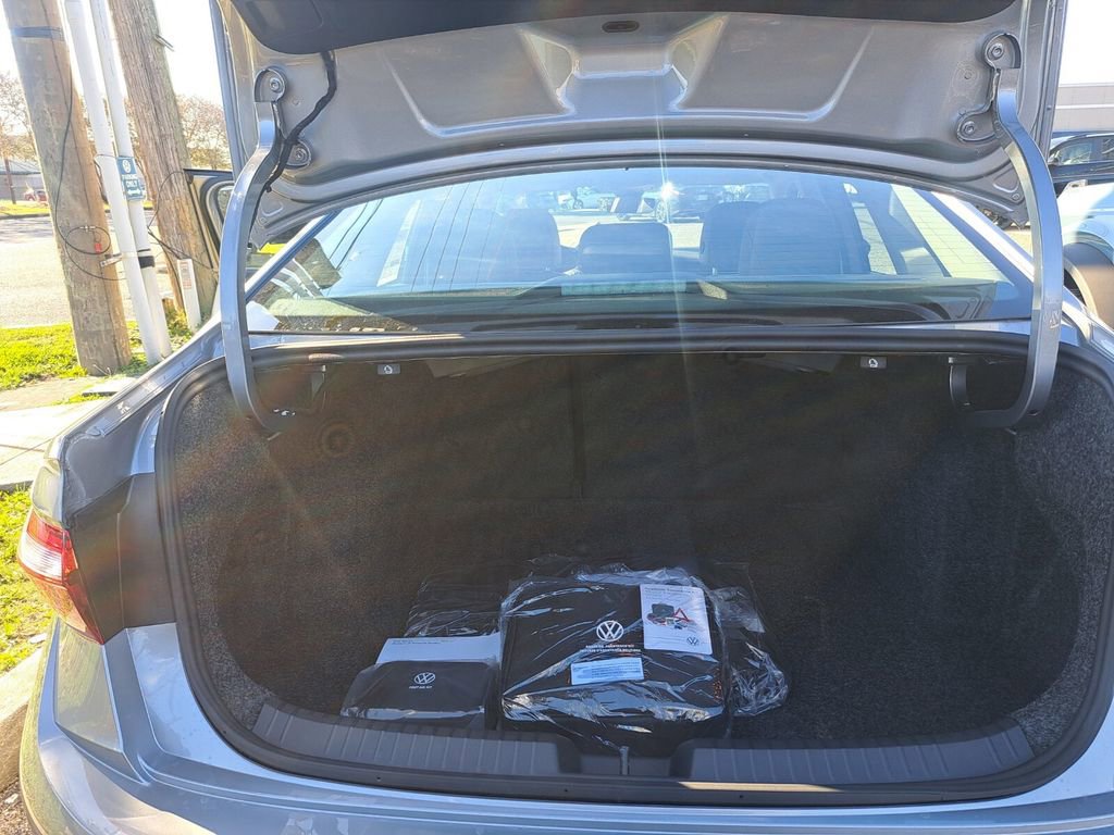 New 2026 Volkswagen Jetta SEL image 24