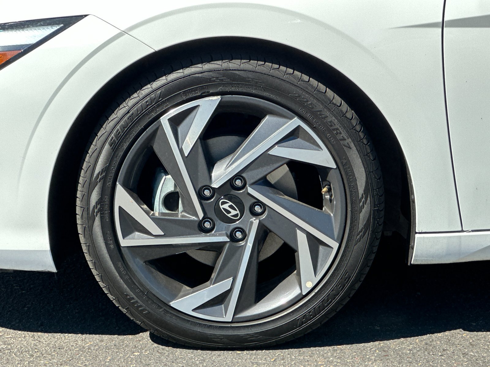 Used 2024 Hyundai Elantra Limited FWD image 24