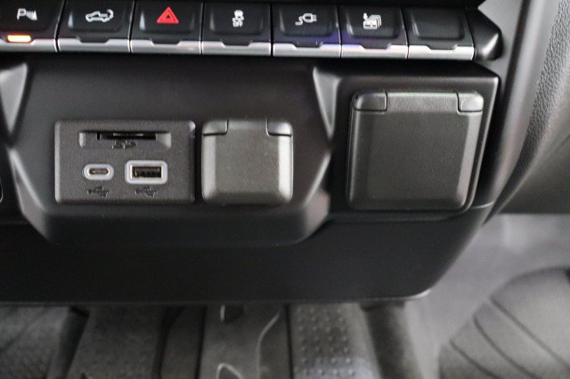 Used 2023 Chevrolet Silverado 2500 LTZ w/ Safety Package AWD/4WD image 73