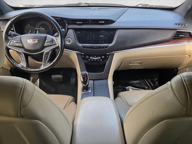 Used 2018 Cadillac XT5 Luxury w/ Driver Awareness Package image 18