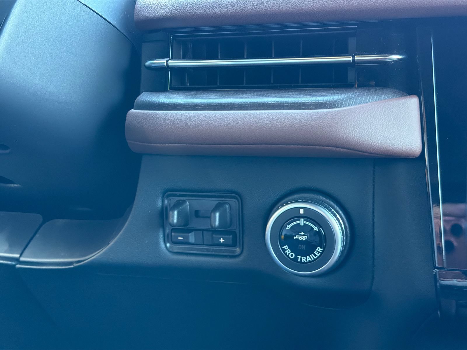 New 2026 Lincoln Navigator Reserve AWD/4WD image 28