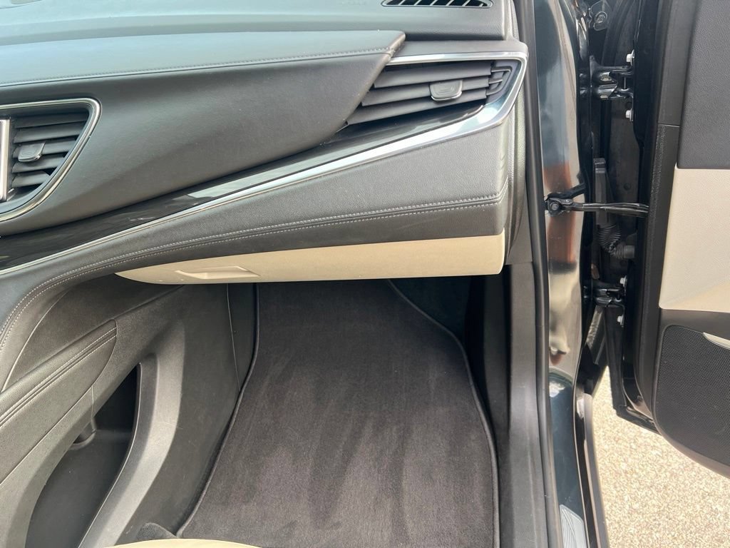 Used 2020 Buick Enclave Essence FWD image 11