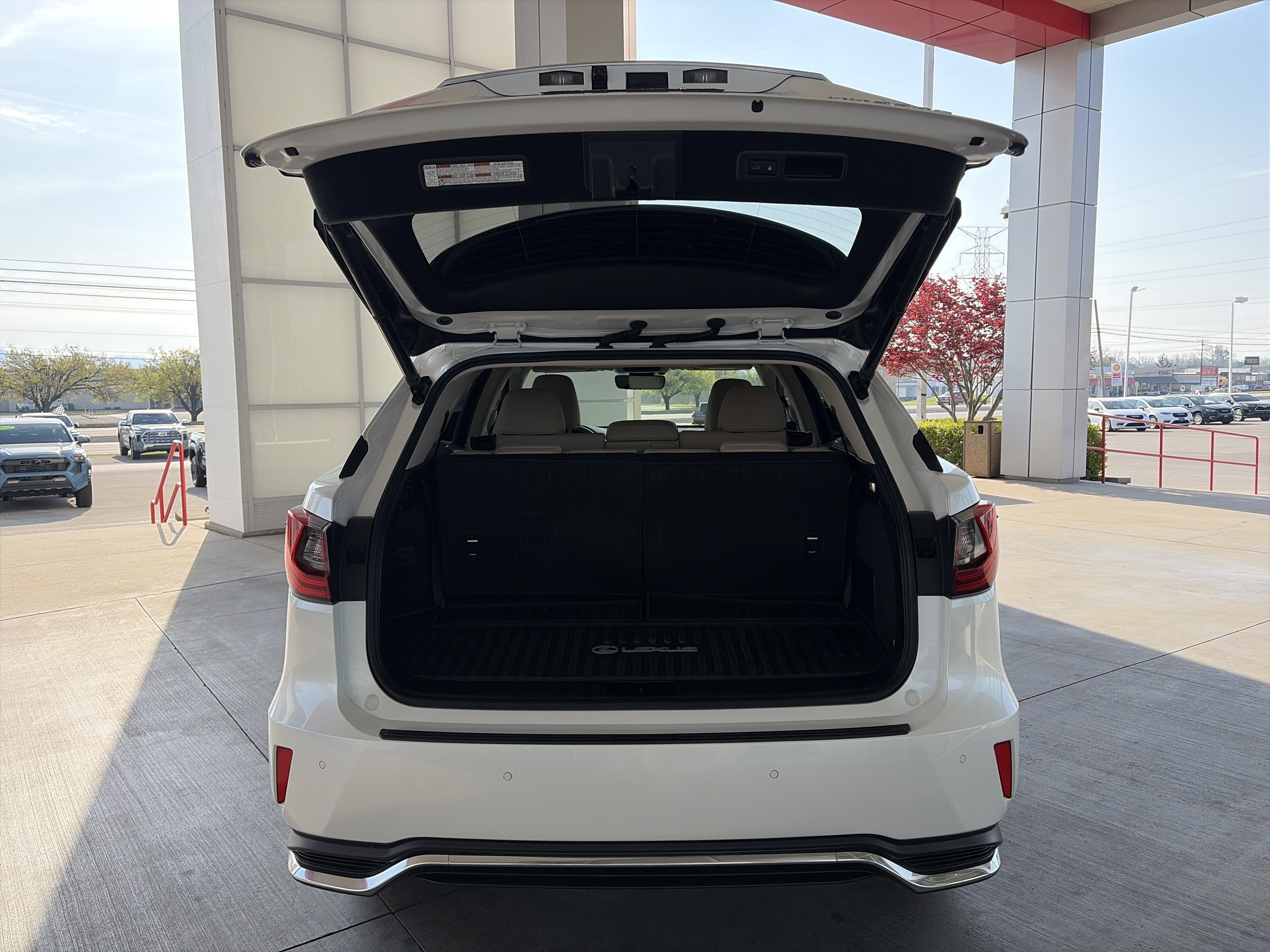 Used 2021 Lexus RX 350L Premium w/ Premium Package image 21