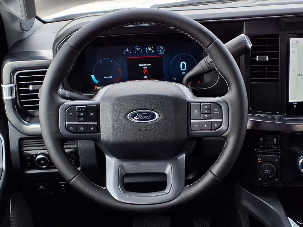 New 2025 Ford F250 Lariat w/ FX4 Off-Road Package image 10