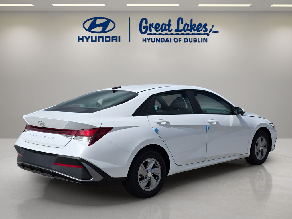 New 2026 Hyundai Elantra SE FWD image 5