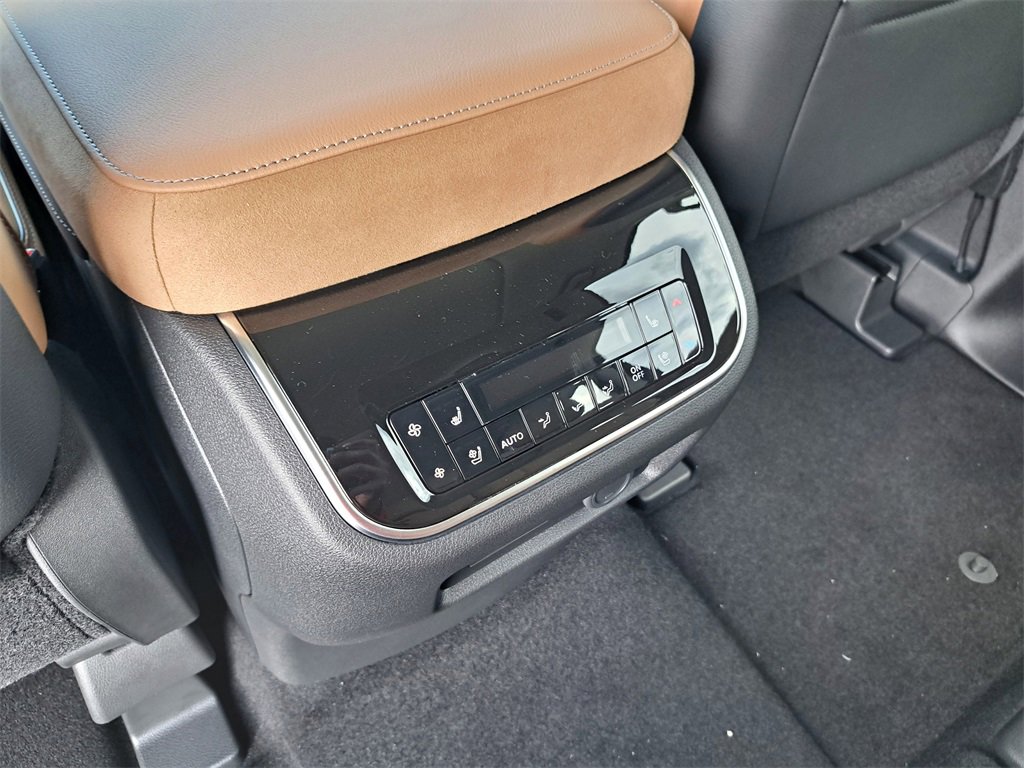 New 2026 INFINITI QX80 Luxe w/ Cargo Package image 10
