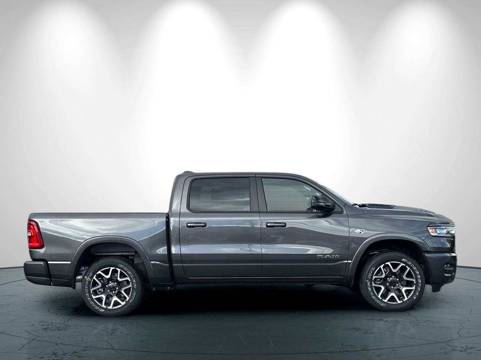 New 2026 RAM 1500 Laramie AWD/4WD image 3