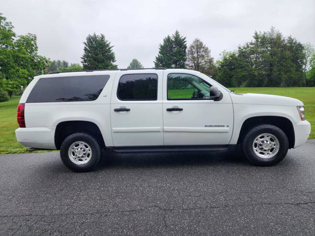 Used 2008 Chevrolet Suburban 2500 LS w/ Skid Plate Package AWD/4WD image 5