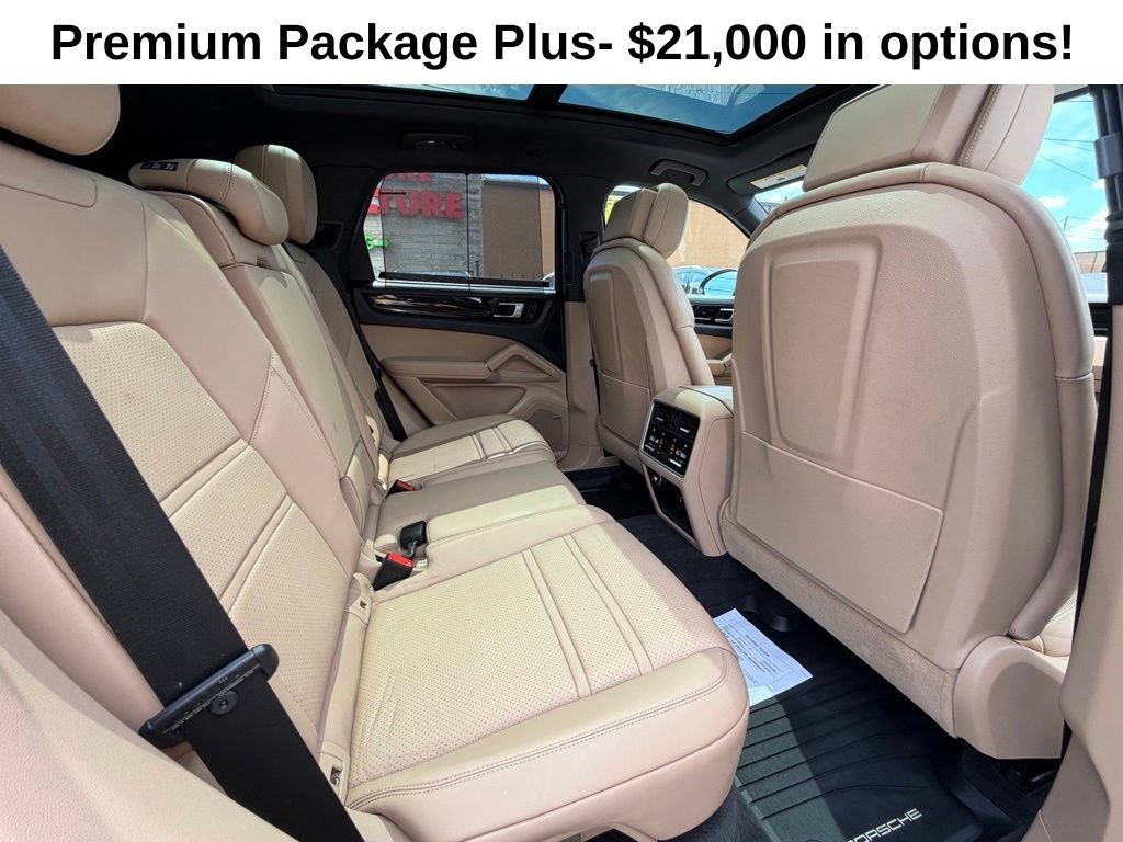 Used 2020 Porsche Cayenne E-Hybrid w/ Premium Plus Package AWD/4WD image 24