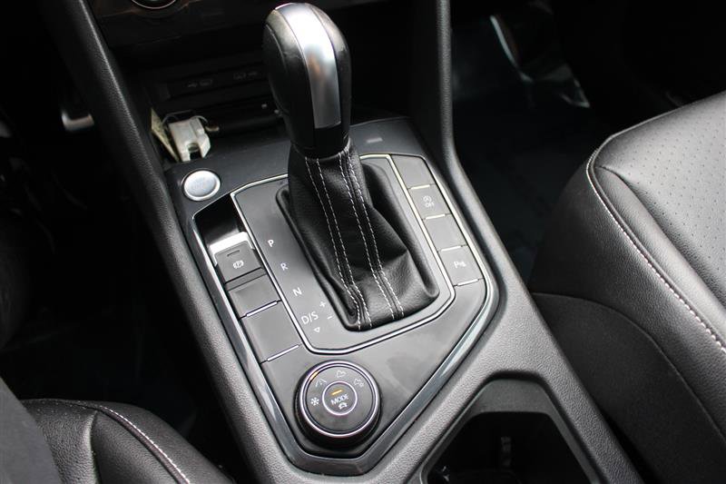 Used 2021 Volkswagen Tiguan SE R-Line image 19