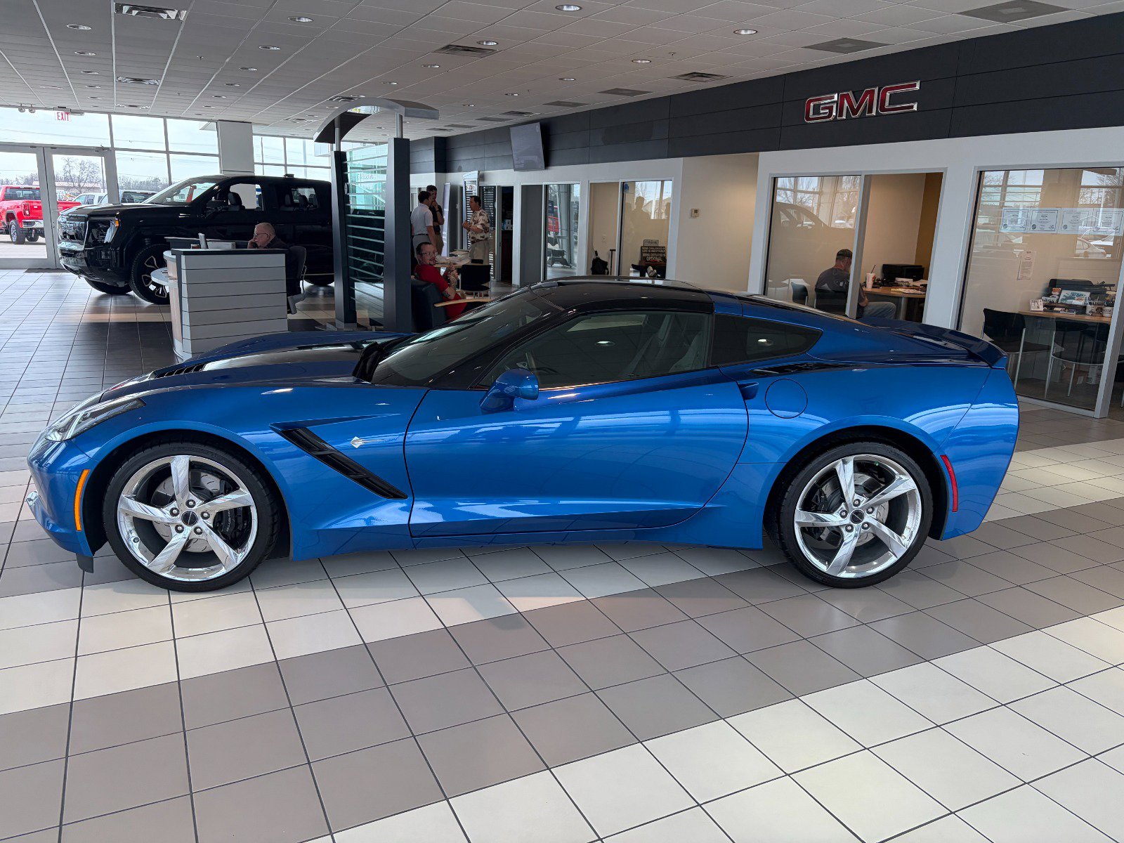 Used 2014 Chevrolet Corvette Z51 3LT w/ 3LT Preferred Equipment Group image 3