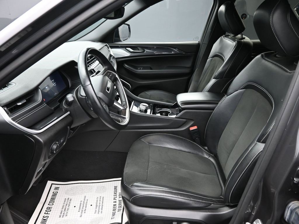 Used 2021 Jeep Grand Cherokee L Laredo image 11