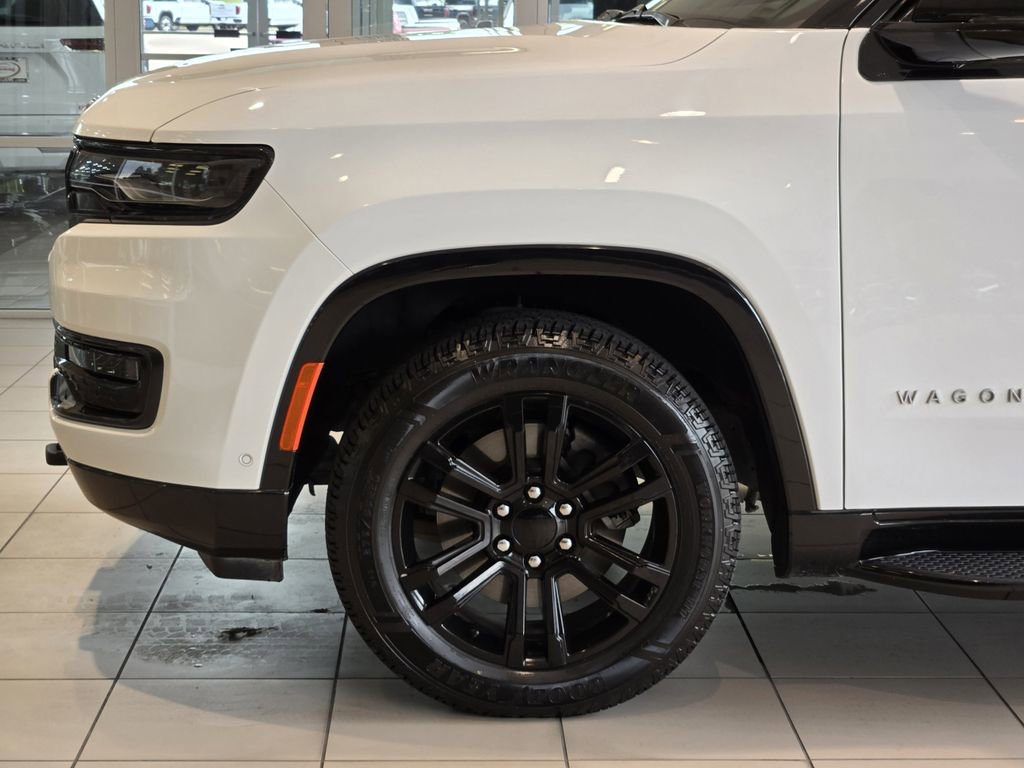 Used 2023 Jeep Wagoneer 4WD image 9
