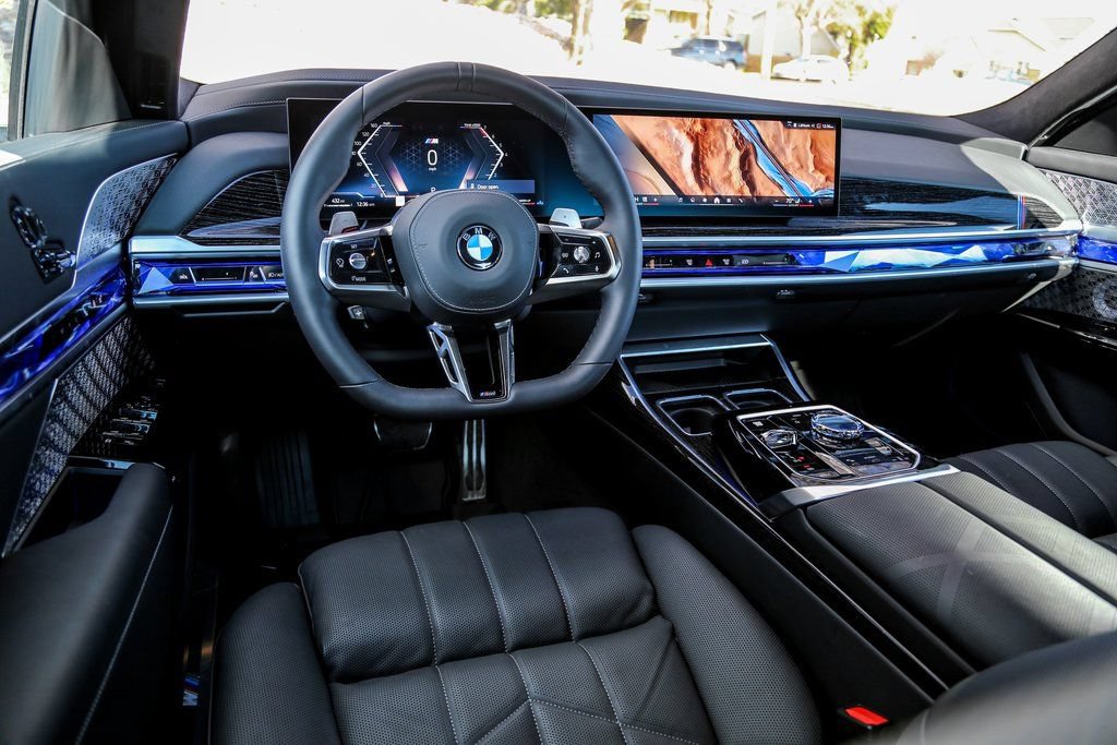 Used 2025 BMW 760i xDrive w/ Executive Package AWD/4WD image 10