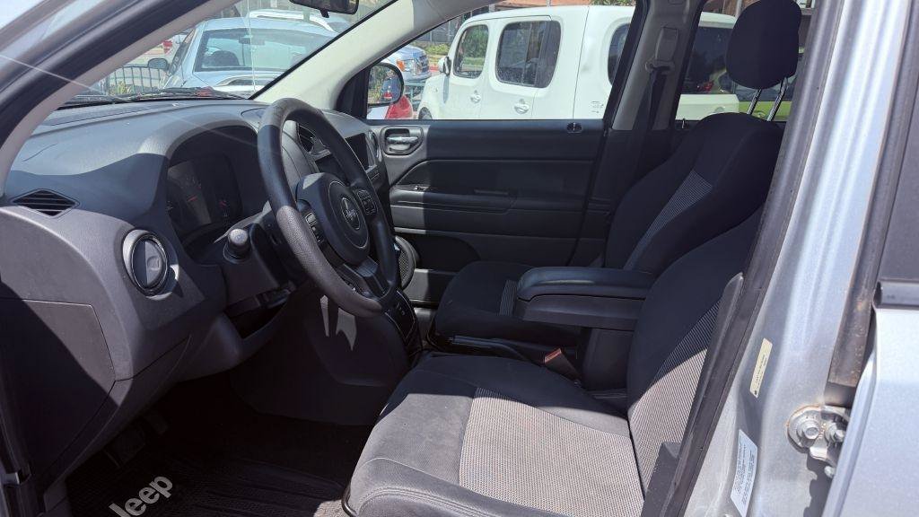 Used 2011 Jeep Compass 2WD image 7