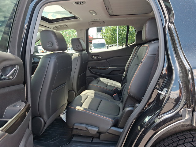 Used 2022 GMC Acadia AT4 w/ Technology Package AWD/4WD image 10