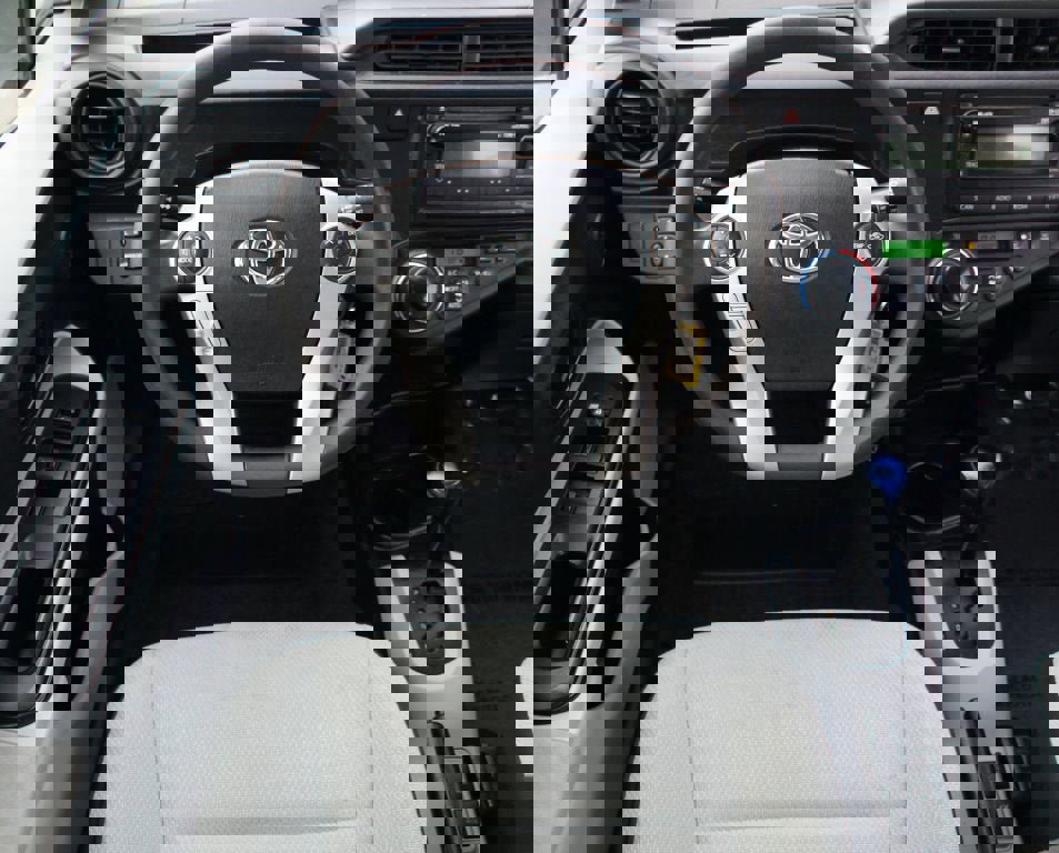 Used 2012 Toyota Prius C One image 5