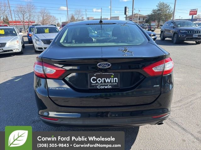 Used 2016 Ford Fusion SE image 6