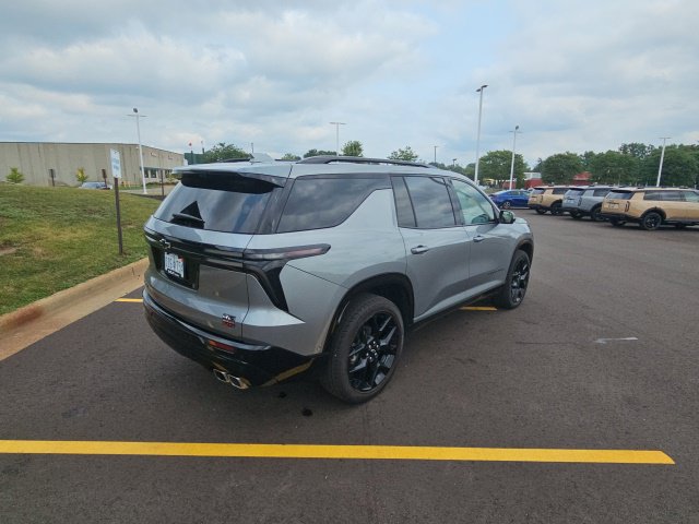 Used 2024 Chevrolet Traverse RS FWD image 8