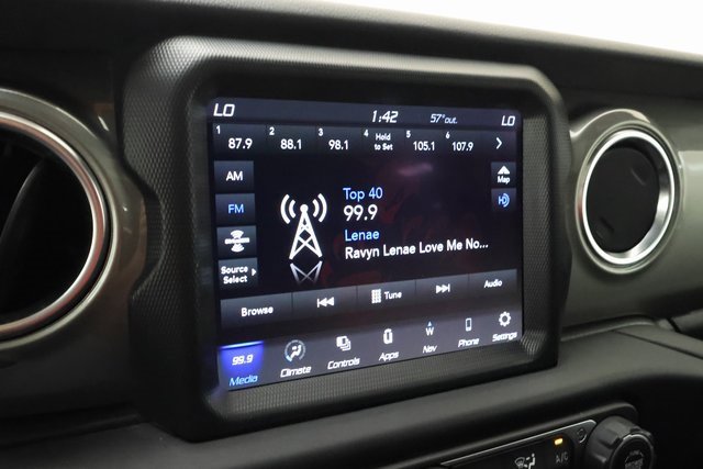 Used 2023 Jeep Wrangler Sahara image 13