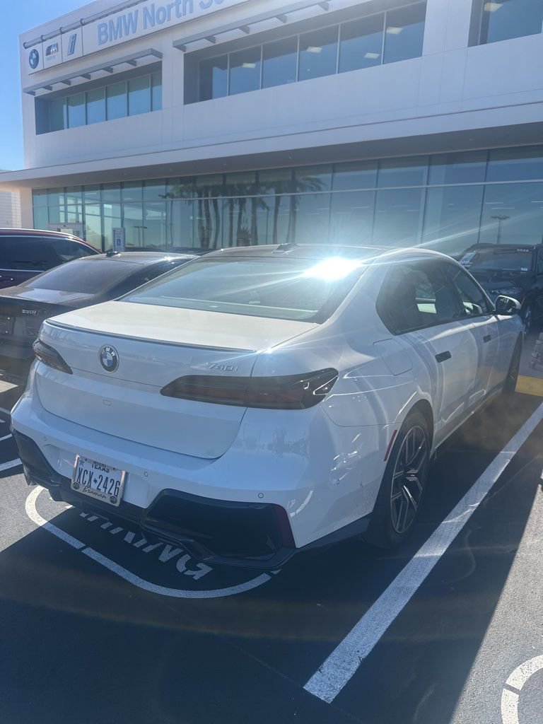 Certified 2023 BMW 740i image 3