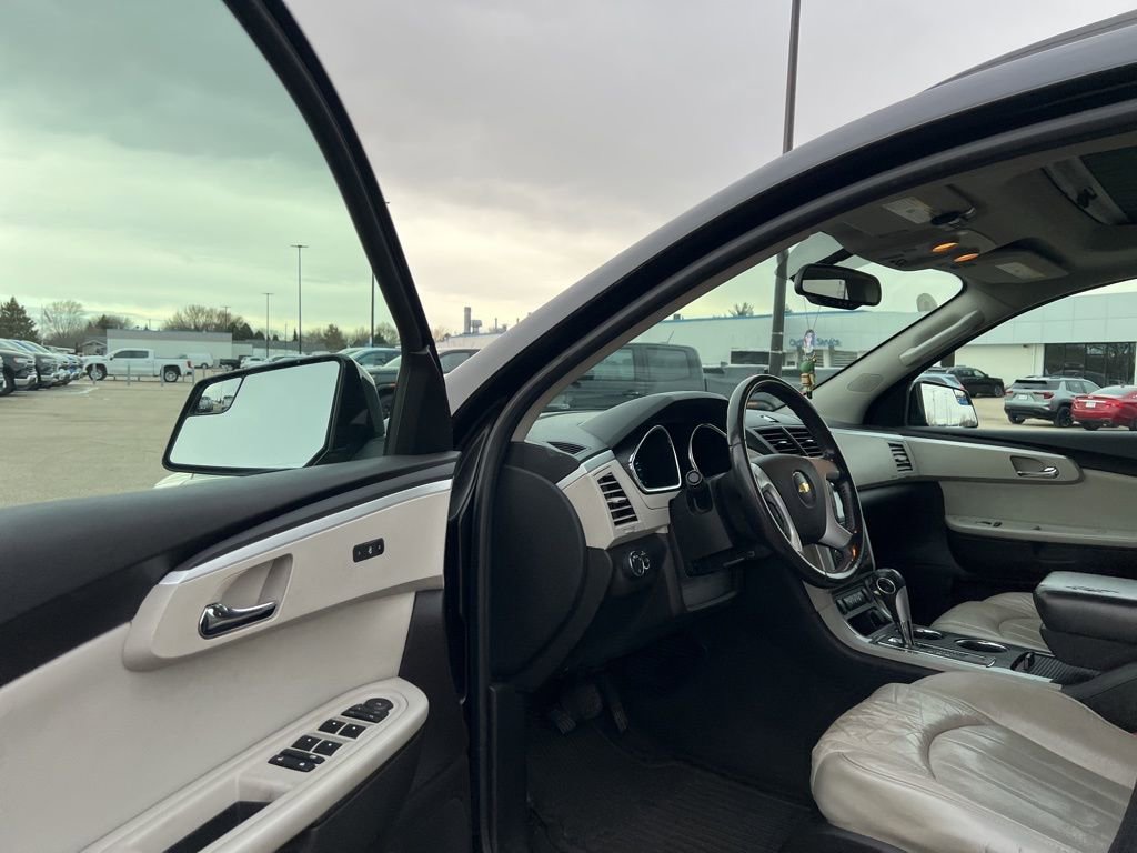 Used 2011 Chevrolet Traverse LTZ image 26