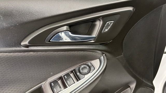 Used 2021 Chevrolet Malibu LT image 14