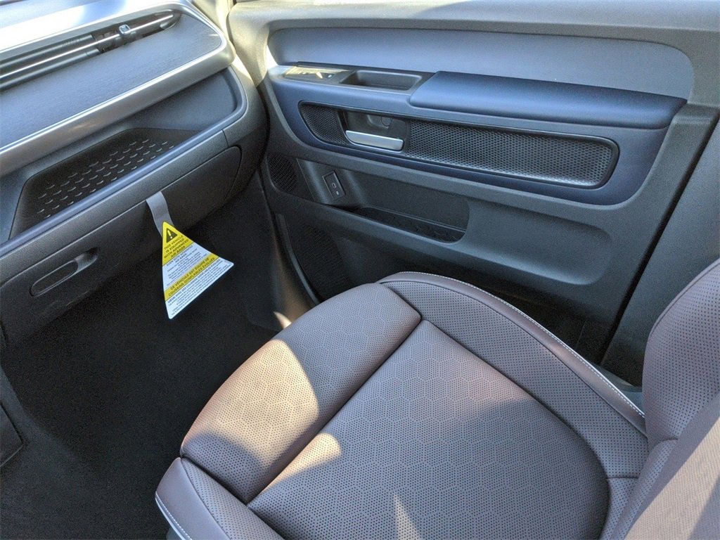 New 2025 Volkswagen ID. Buzz Pro S image 23