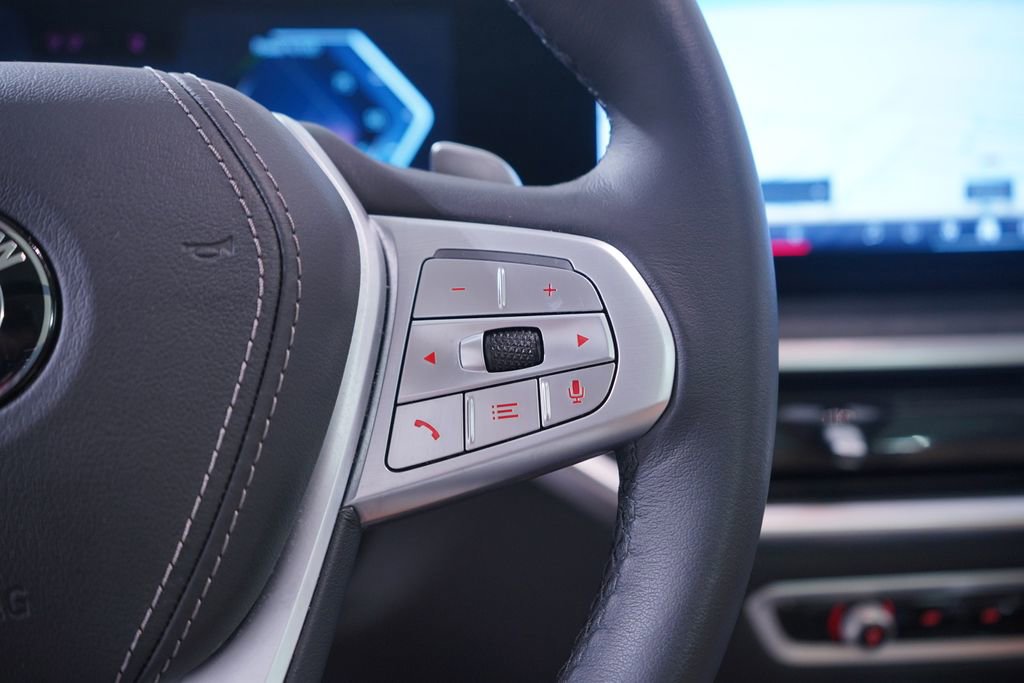 Used 2024 BMW X7 xDrive40i image 22