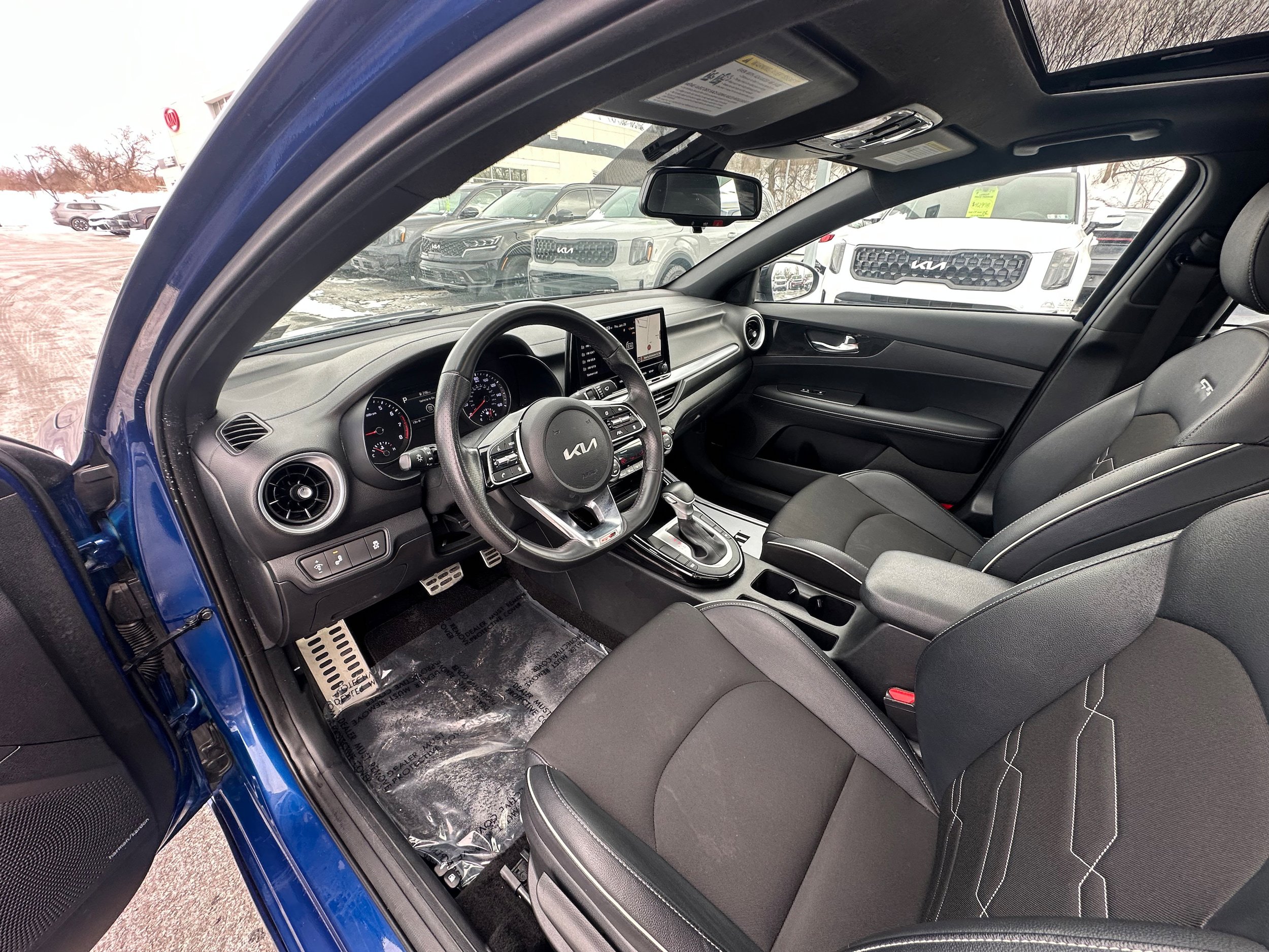 Used 2024 Kia Forte GT-Line w/ GT-Line Premium Package image 27