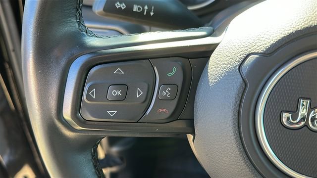 Used 2022 Jeep Gladiator Willys image 11