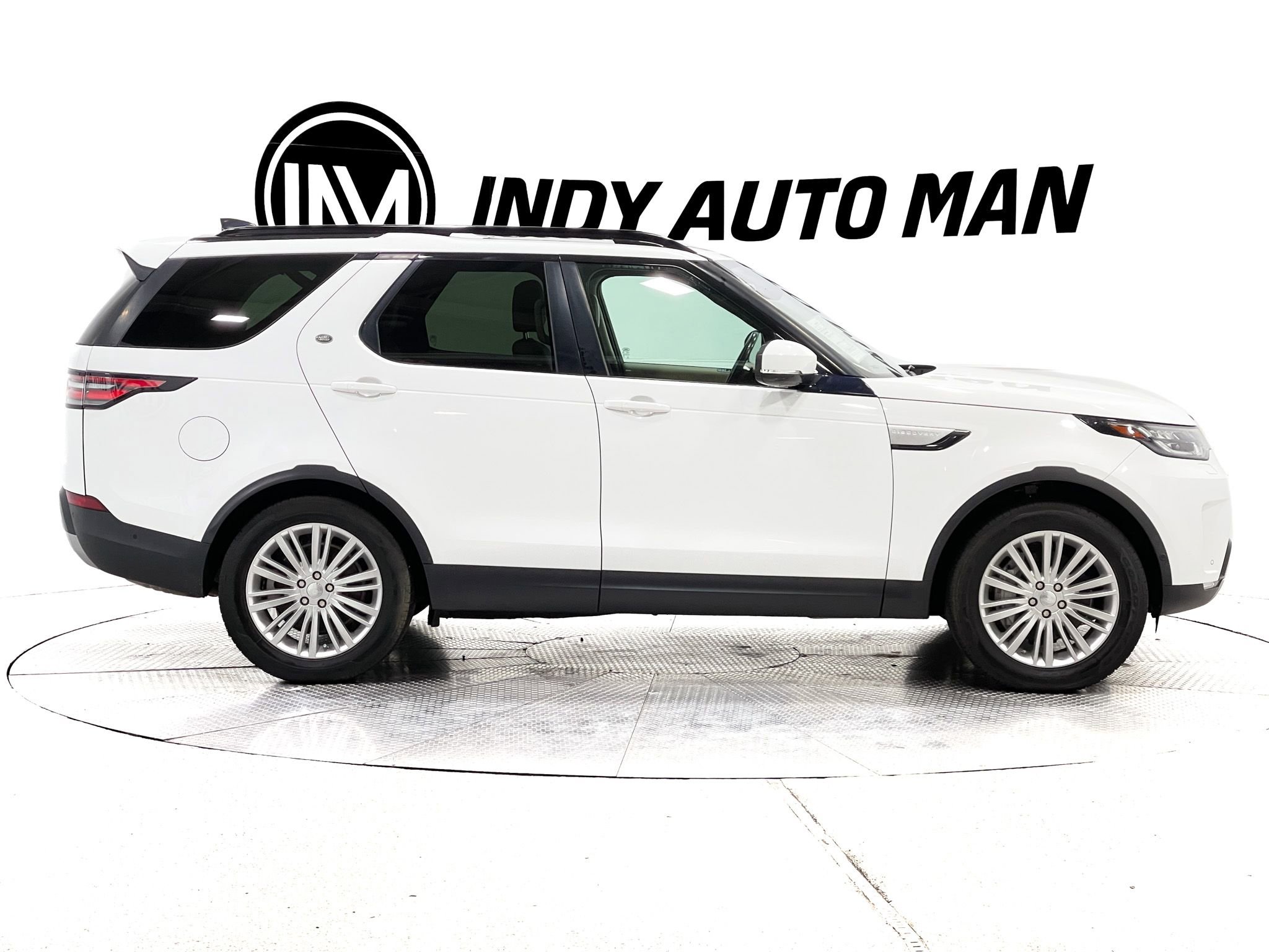 Used 2018 Land Rover Discovery HSE AWD/4WD image 3