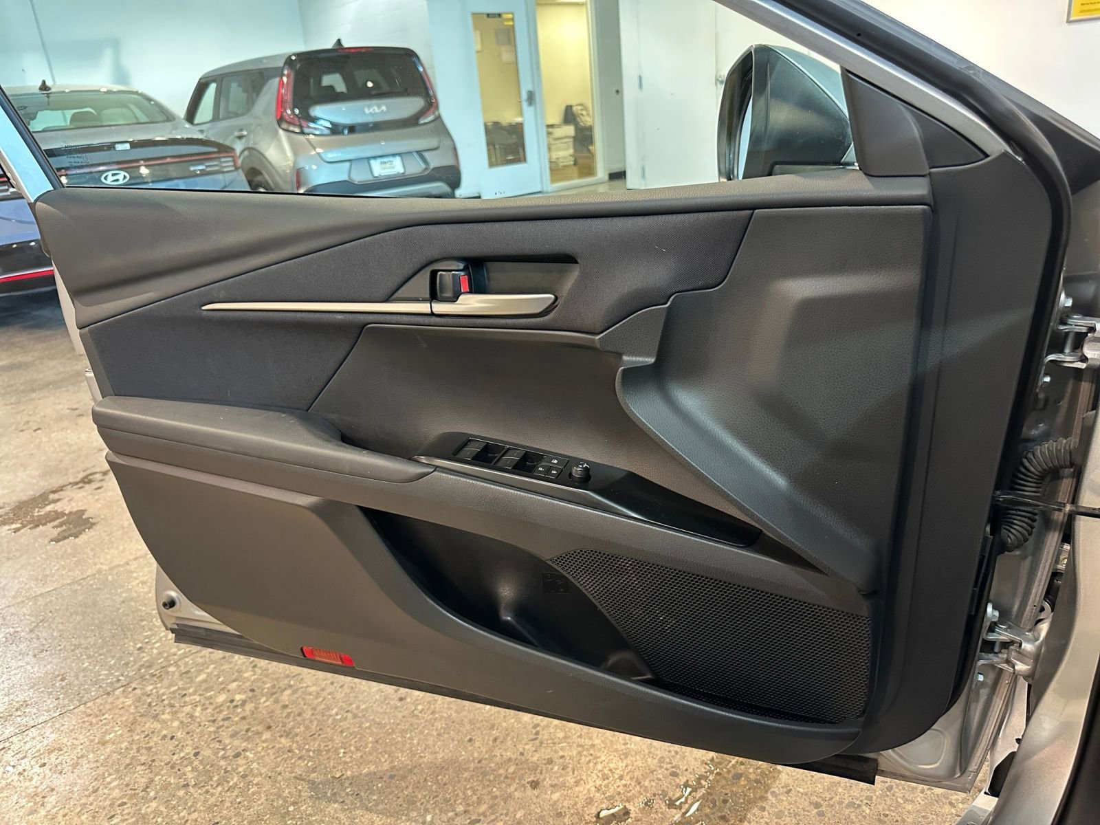 Used 2025 Toyota Camry LE FWD image 18