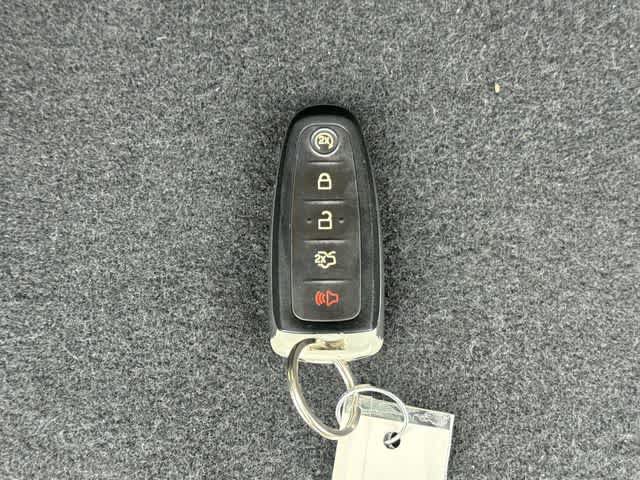 Used 2017 Ford Escape Titanium FWD image 31