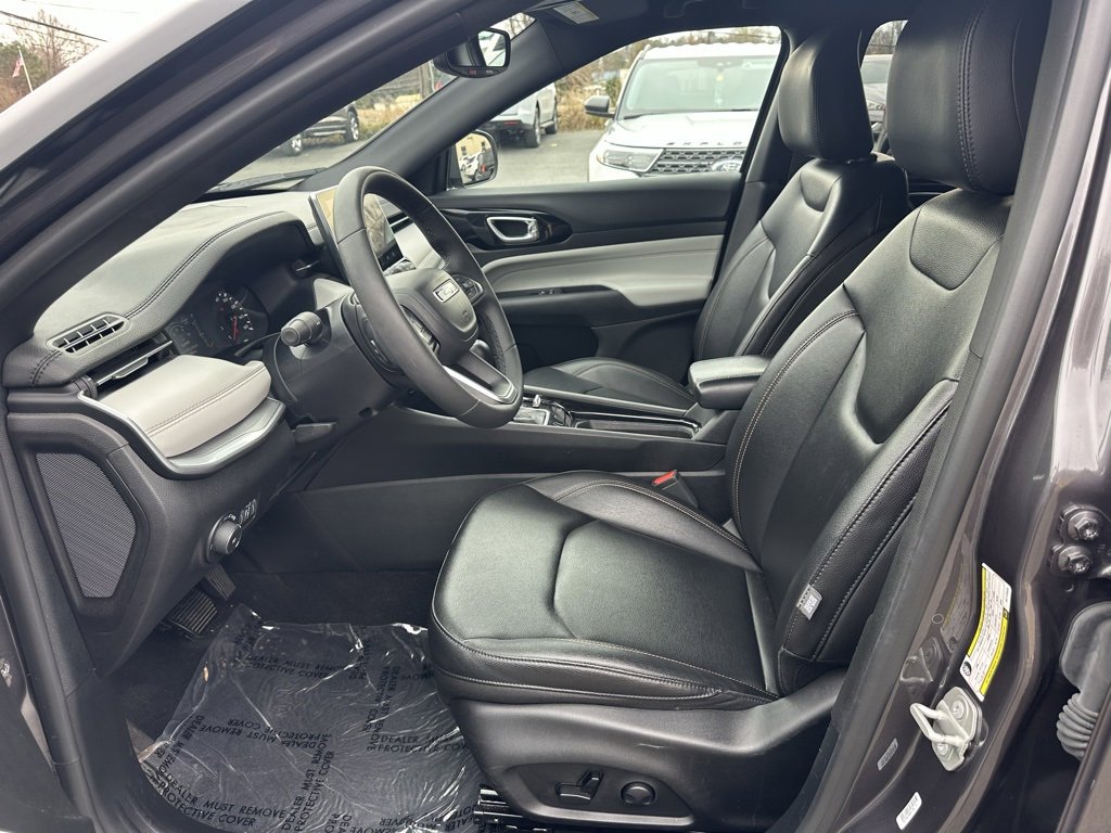 Used 2024 Jeep Compass Limited image 11