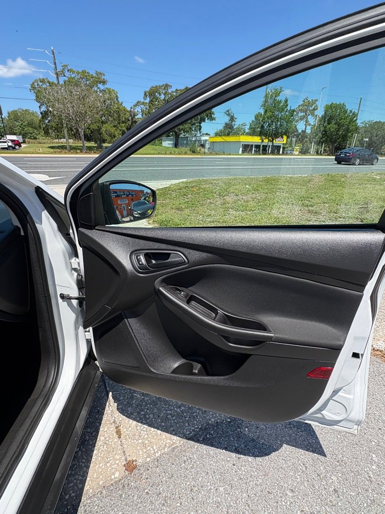 Used 2016 Ford Focus S FWD image 5