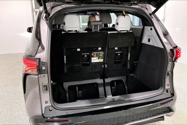 Used 2022 Toyota Sienna XSE AWD/4WD image 46