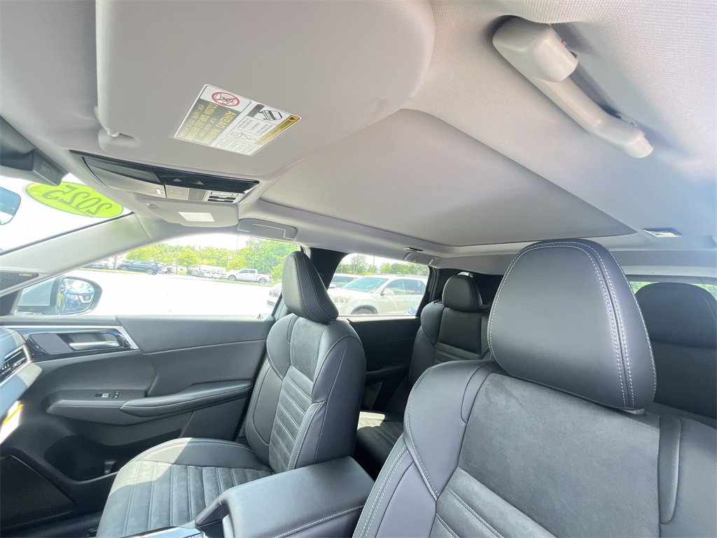 New 2025 Mitsubishi Outlander SE image 22