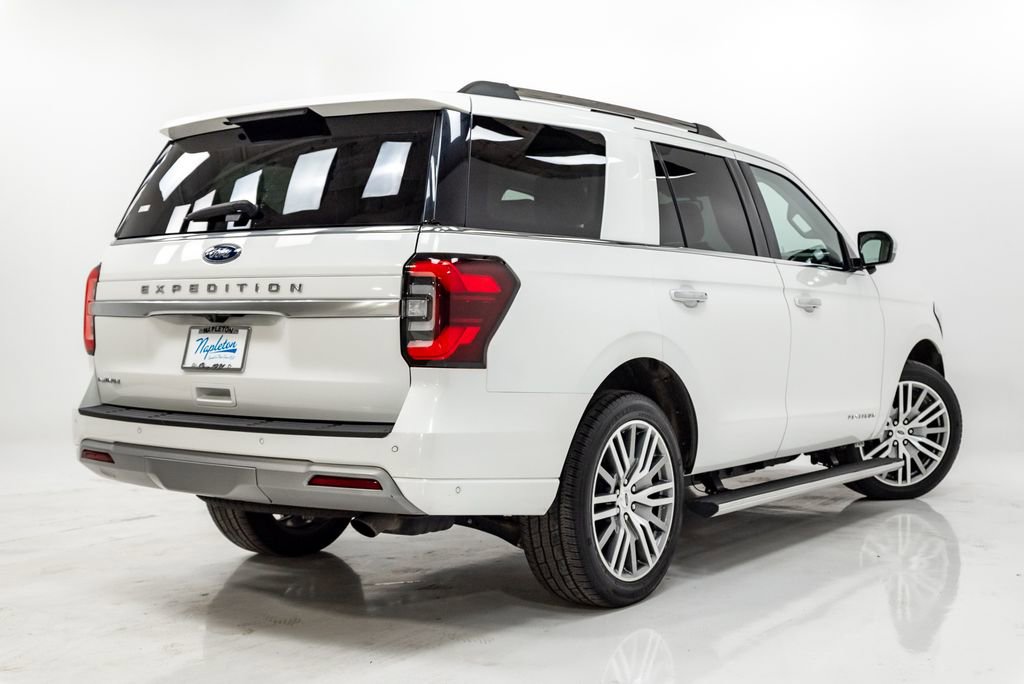 Used 2024 Ford Expedition Platinum AWD/4WD image 35