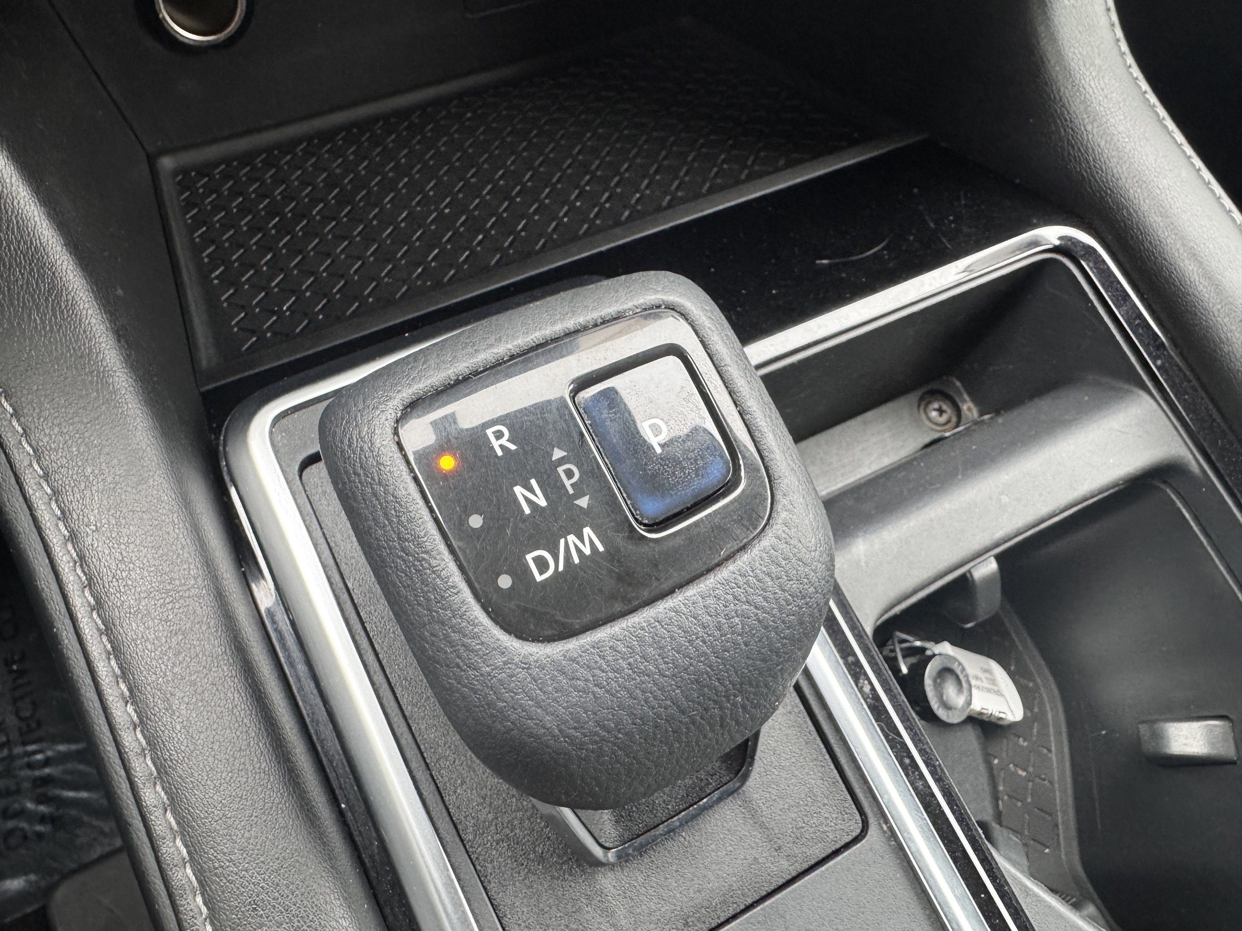 Used 2022 Nissan Pathfinder SV image 28