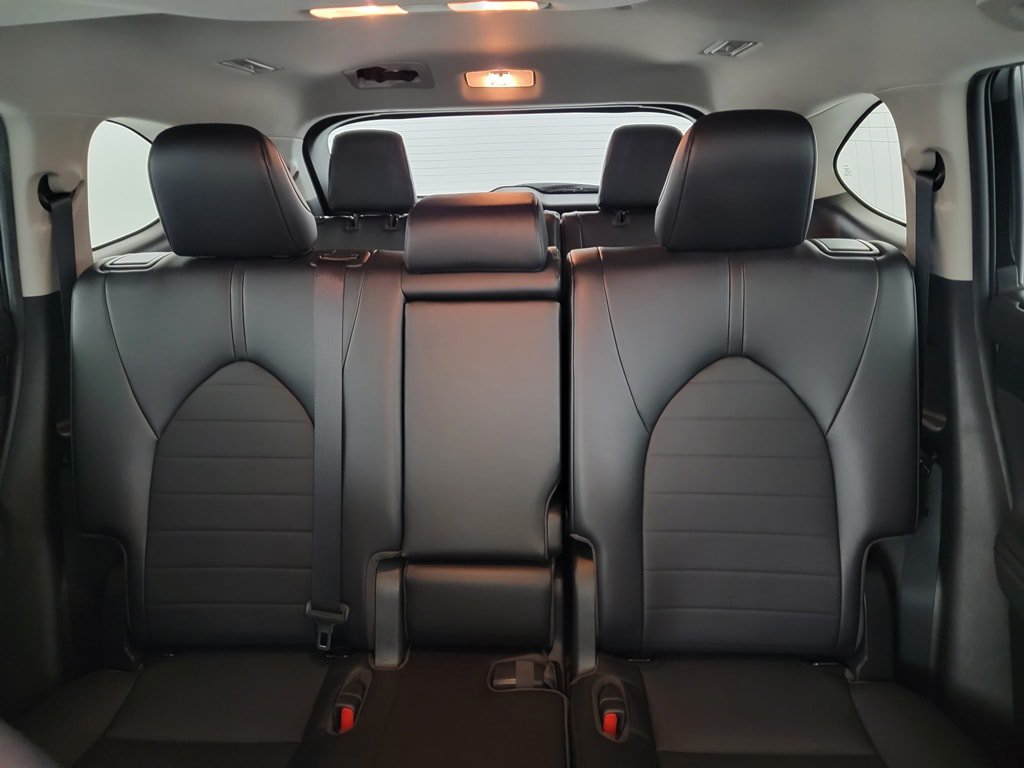 Used 2022 Toyota Highlander XLE AWD/4WD image 13